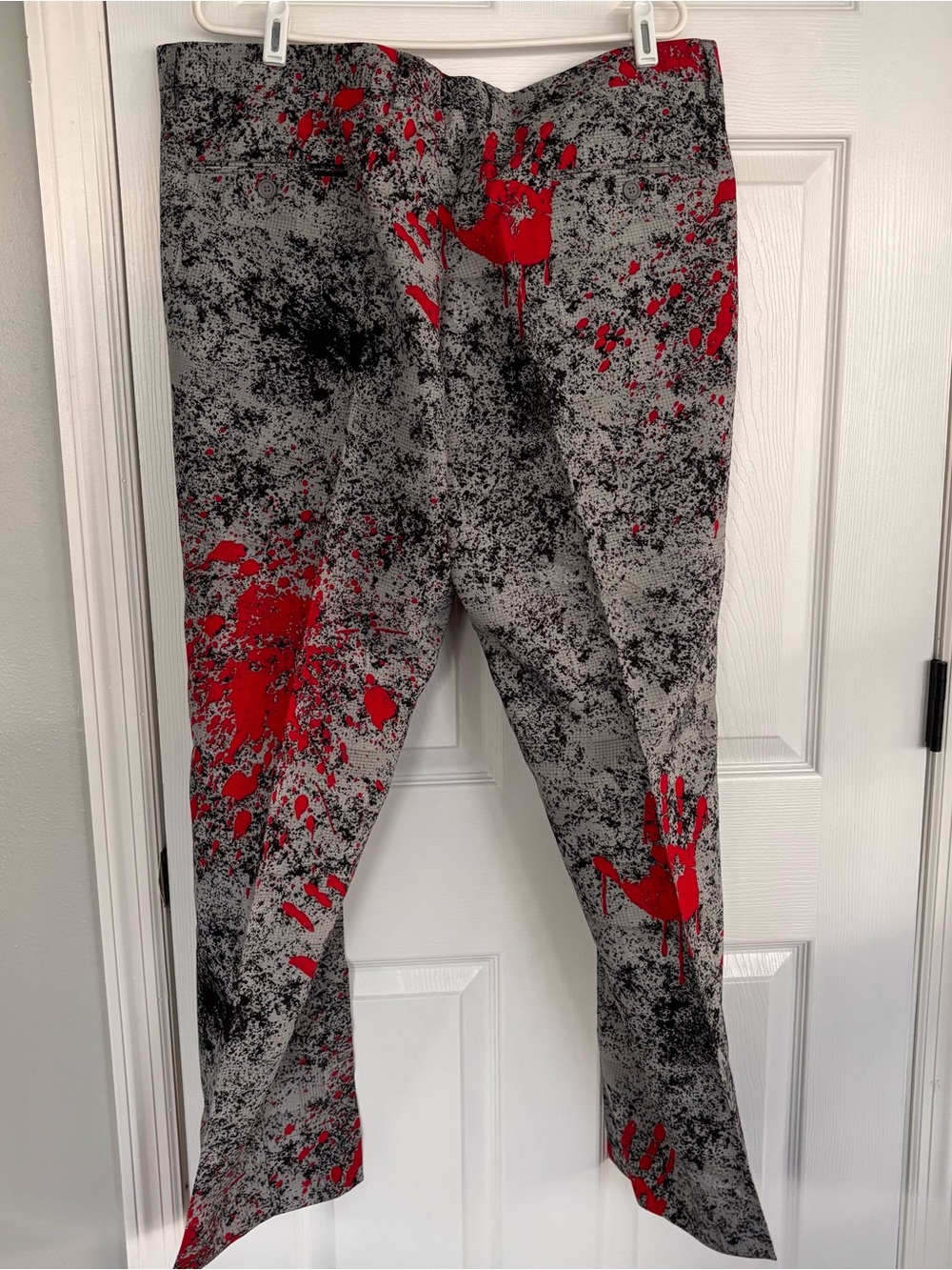 Oppo Gray Suit with Red Splatter Print - Picture 4 of 9